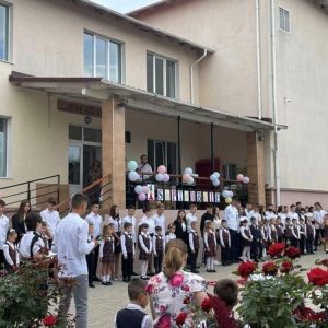 Astăzi a sunat primul clopoțel și în Gimnaziul Todireşti 🔔