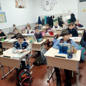 Gimnaziul Todireşti felicită toţi oamenii extraordinari care luptă pentru protecția copiilor